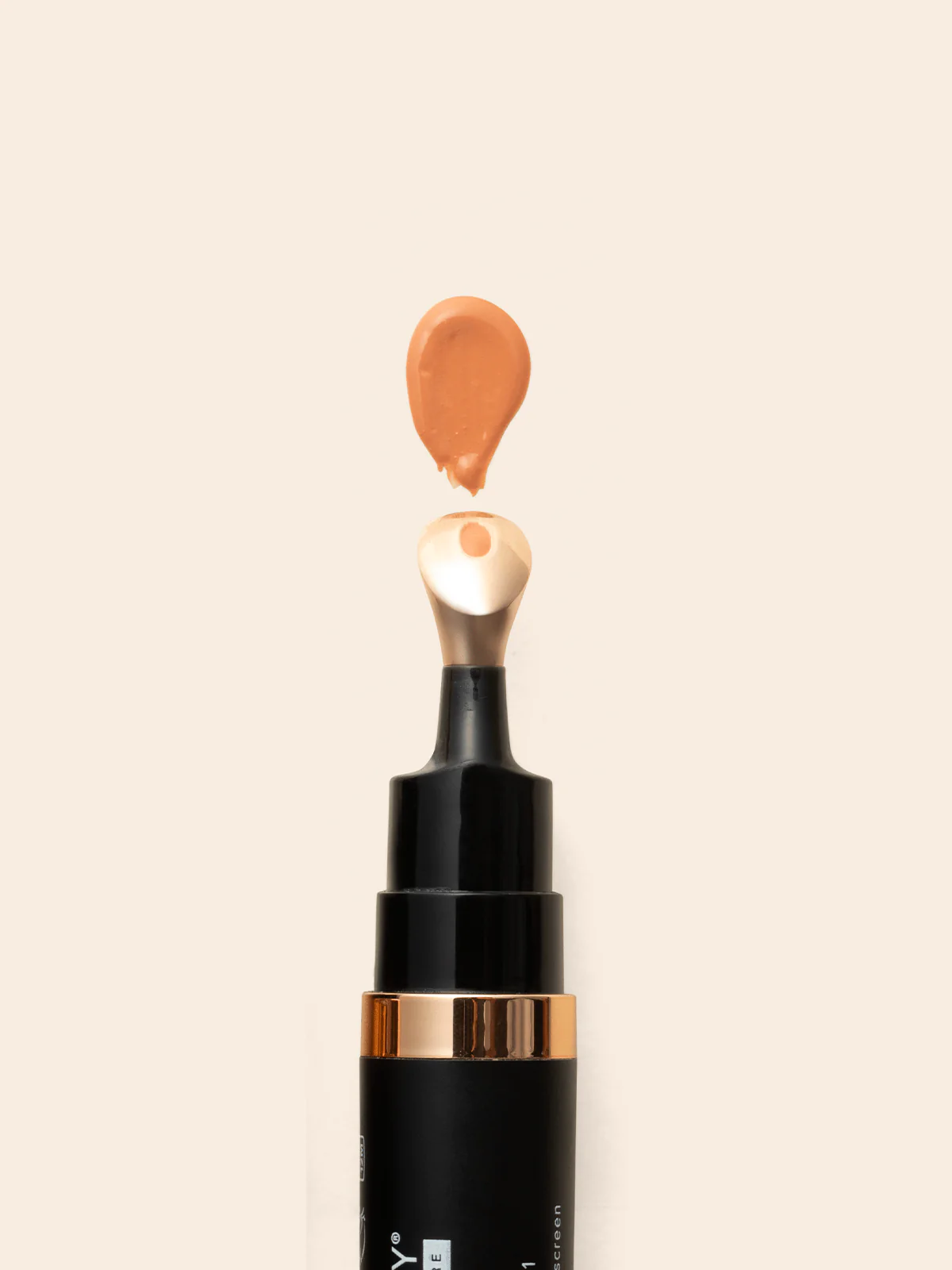 Luminous Eye Corrector SPF®️ 41 - Deep - Image 4