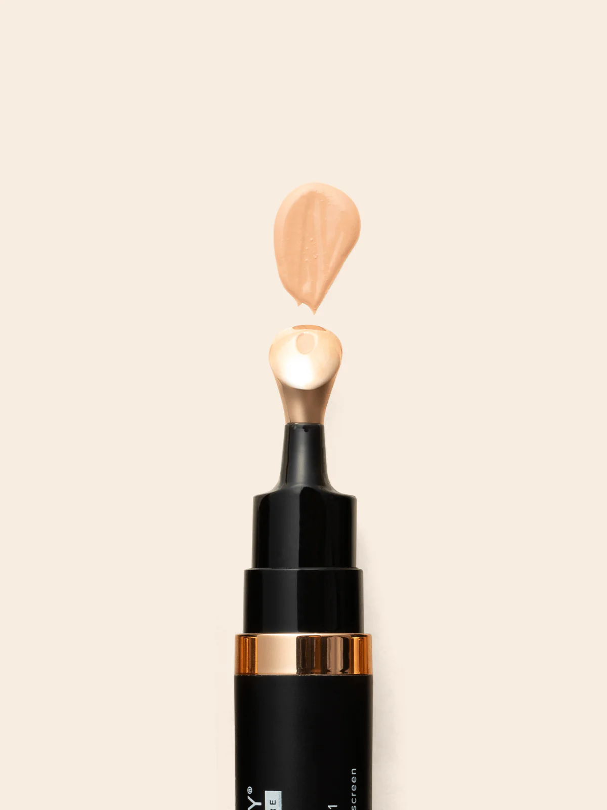 Luminous Eye Corrector® SPF 41 - Medium - Image 4